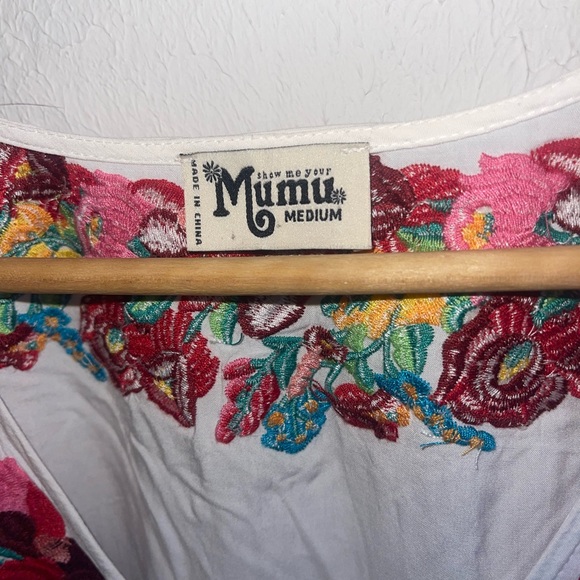 Show me your Mumu Jaden Dress in multicolored embroidery - Picture 5 of 5